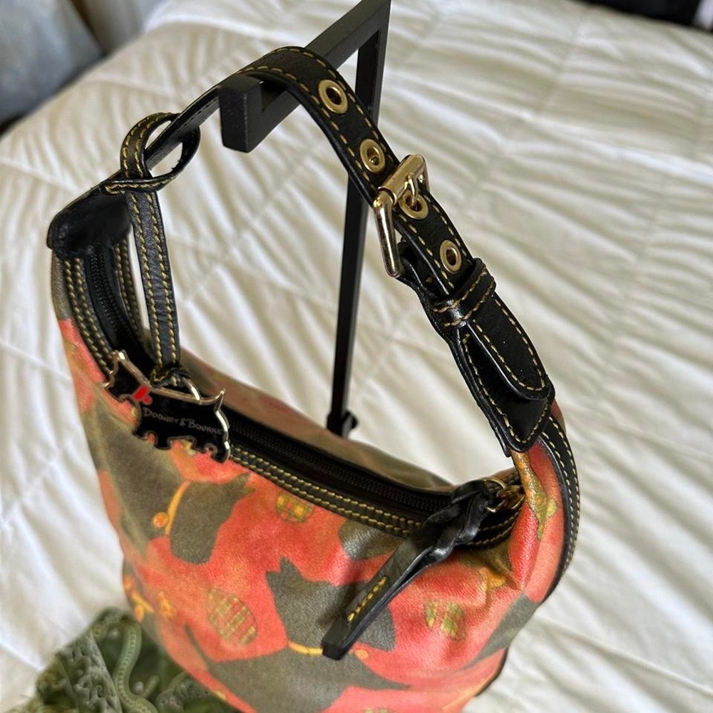Dooney & Bourke red scotty dog graphic hobo shoulder bag black leather trim y2k - Picture 3 of 7